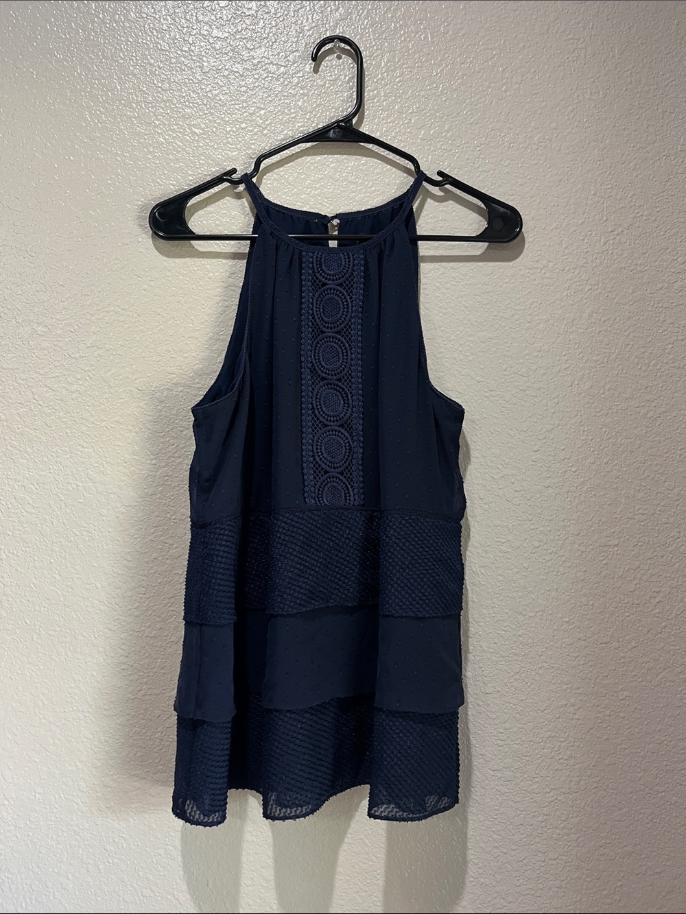 White House Black Market Navy Halter Camisole Crochet Sz M Boho Flowy TC0174